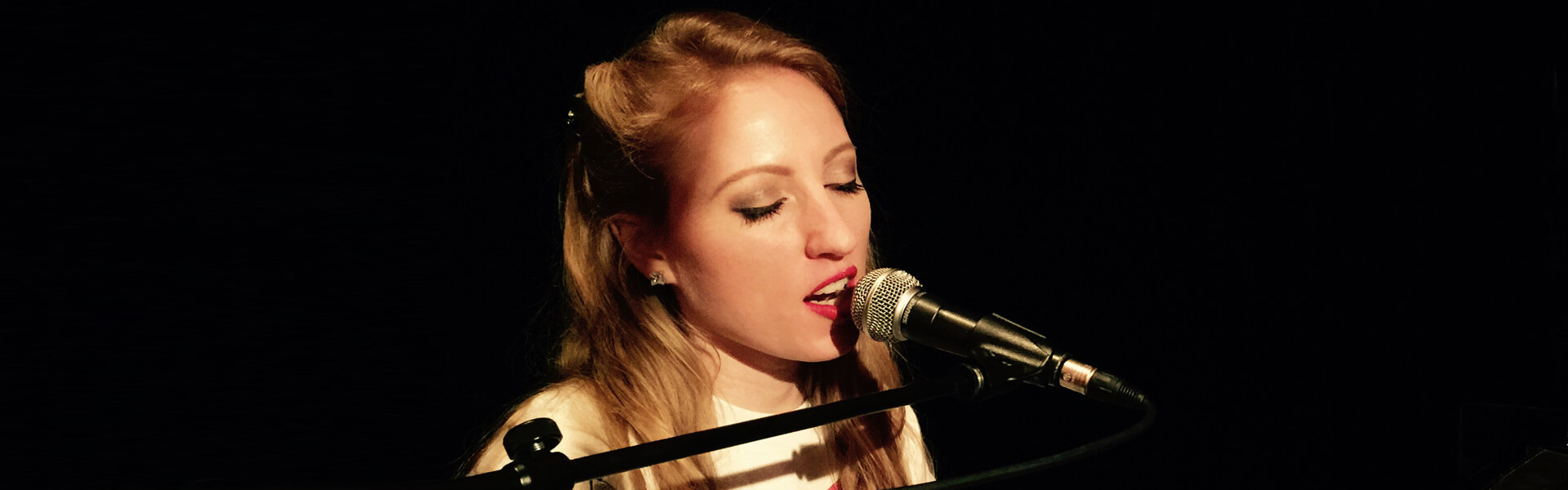 Sängerin Eva – Hip Hop, Funk, R'n'B & Jazz | Musikagentur hannoverklang