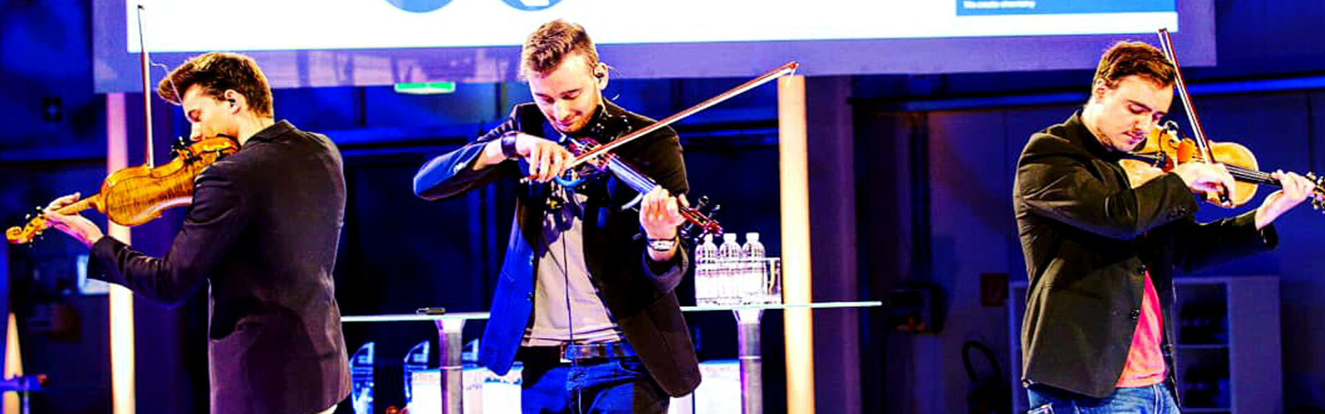 https://www.hannoverklang.com/wp-content/uploads/2018/11/band-mit-violinisten-in-hannover-masters-of-violins.jpg